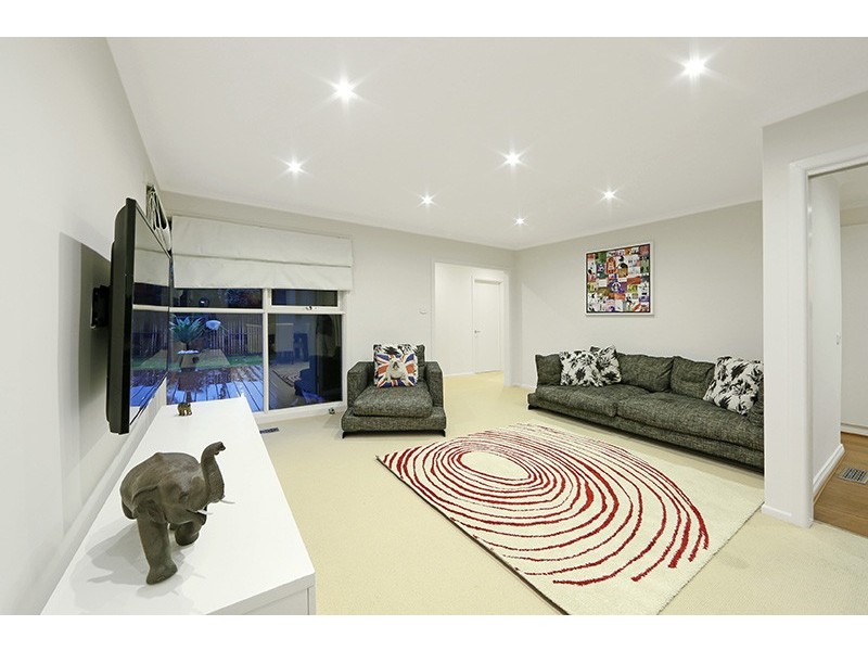 11 Lakeview Avenue, Rowville VIC 3178