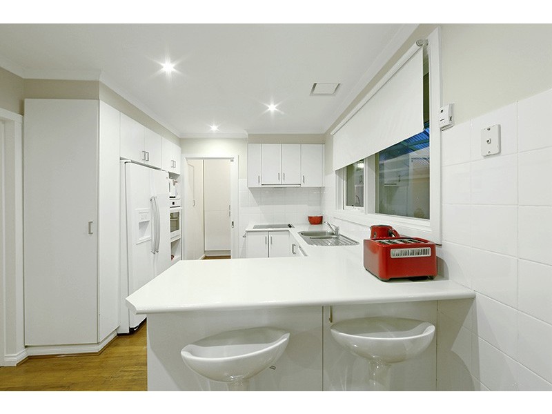 11 Lakeview Avenue, Rowville VIC 3178