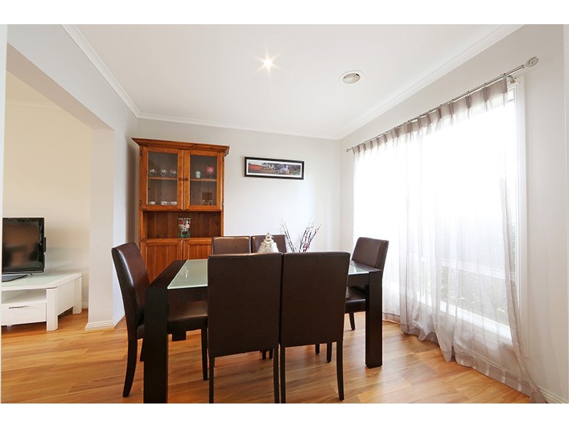 128 Sovereign Manors Crescent, Rowville VIC 3178