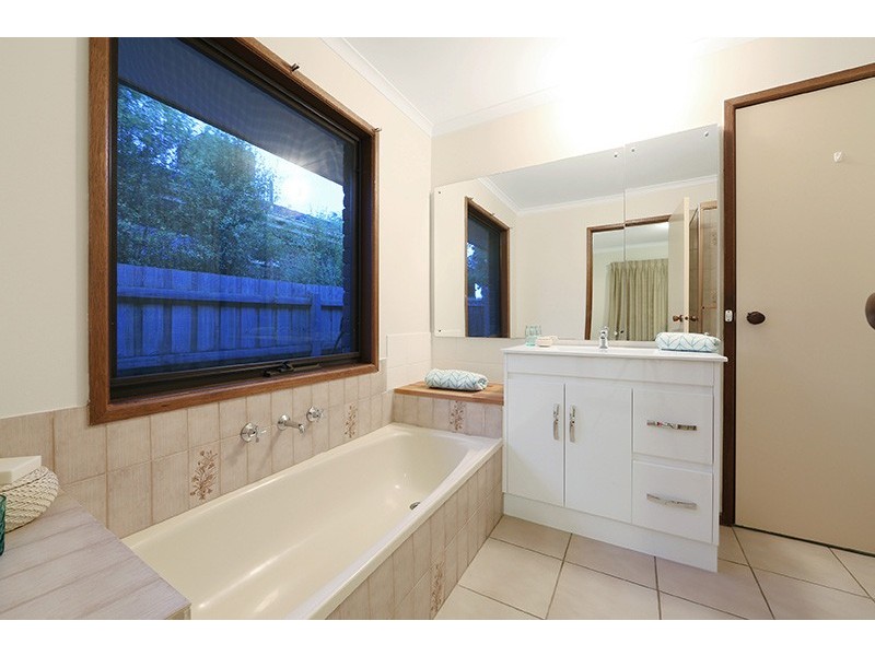 41 Taupo Crescent, Rowville VIC 3178