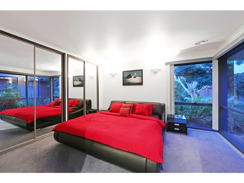 6 The Fairway, Rowville VIC 3178