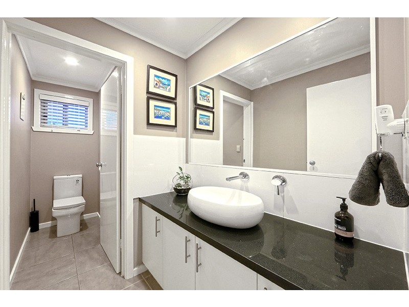 2 Frieda Court, Ferntree Gully VIC 3156