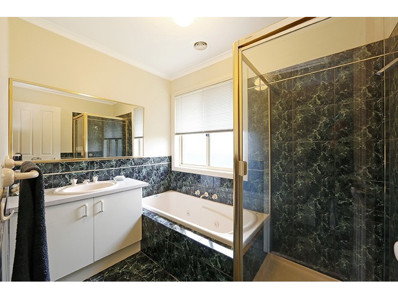 95 Pitfield Crescent, Rowville VIC 3178
