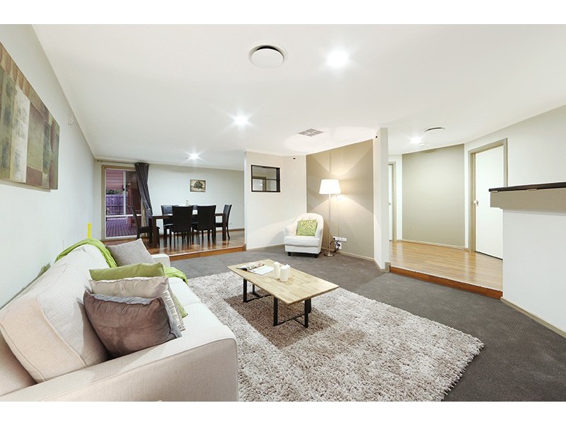 6 Pinehill Drive, Rowville VIC 3178