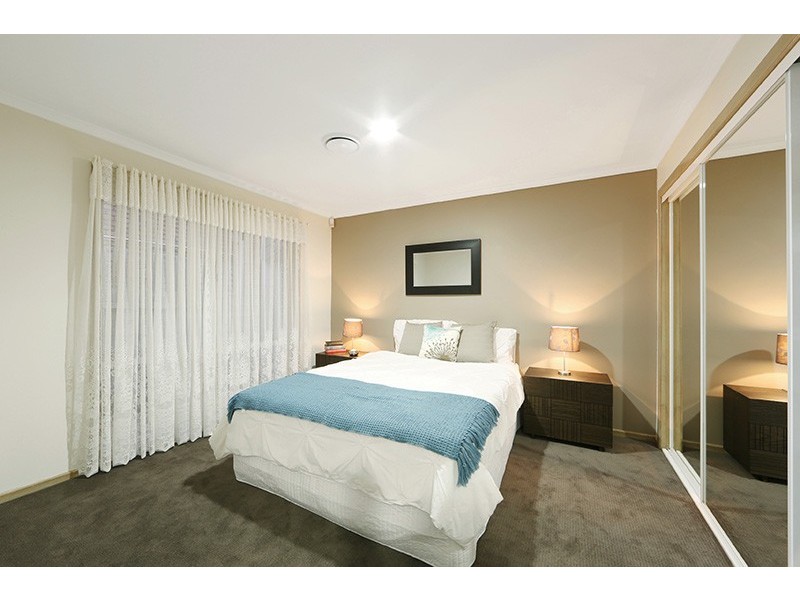 6 Pinehill Drive, Rowville VIC 3178