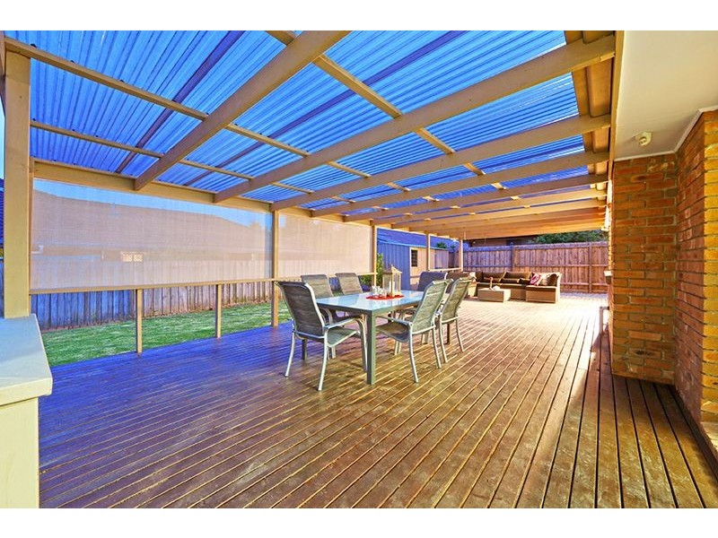 6 Pinehill Drive, Rowville VIC 3178