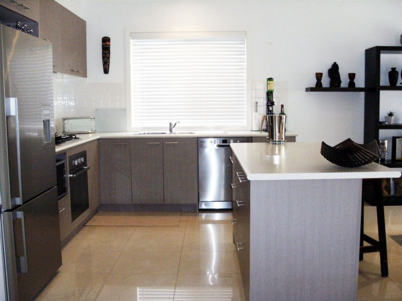 32 Sanctuary Crescent, Rowville VIC 3178