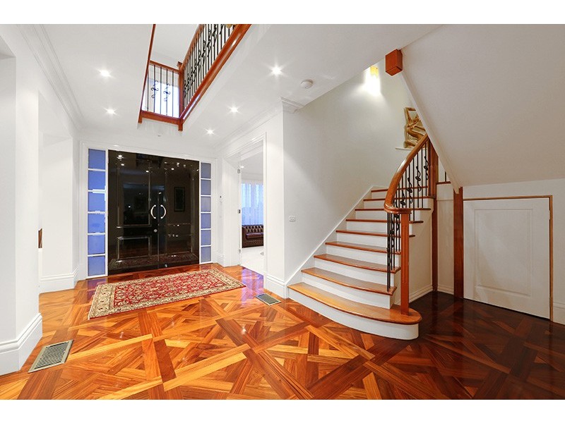 8 Harry Nance Close, Lysterfield VIC 3156