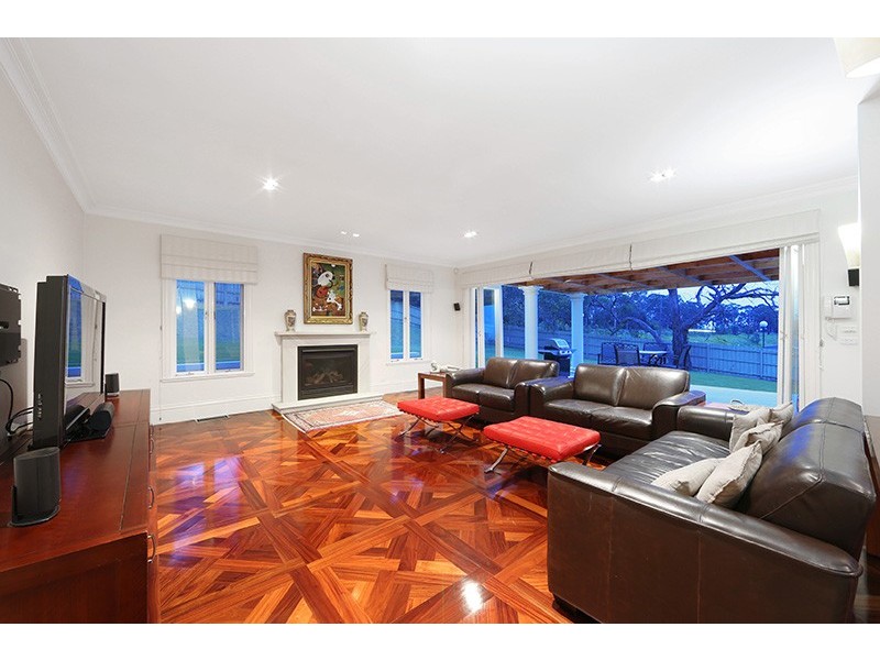 8 Harry Nance Close, Lysterfield VIC 3156