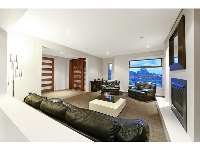 16 Hill Edge Court, Lysterfield South VIC 3156