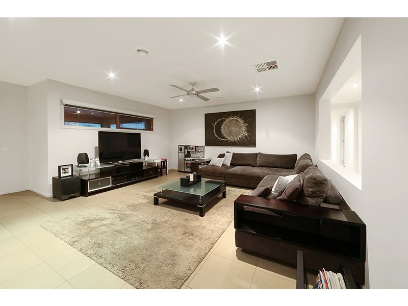 16 Hill Edge Court, Lysterfield South VIC 3156
