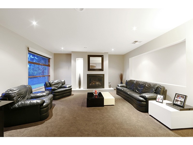 16 Hill Edge Court, Lysterfield South VIC 3156