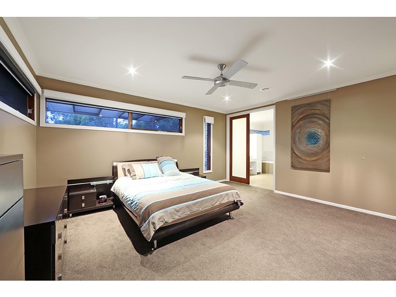 16 Hill Edge Court, Lysterfield South VIC 3156