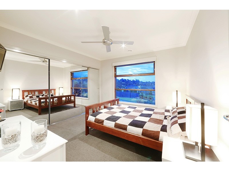 16 Hill Edge Court, Lysterfield South VIC 3156