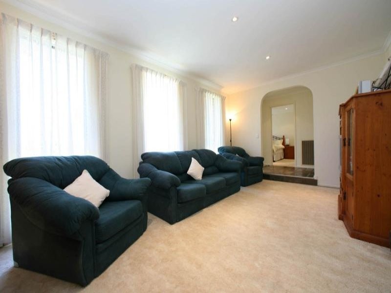 19 Metcalf Crescent, Rowville VIC 3178