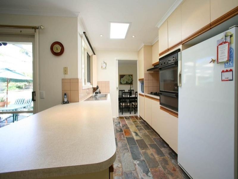 19 Metcalf Crescent, Rowville VIC 3178