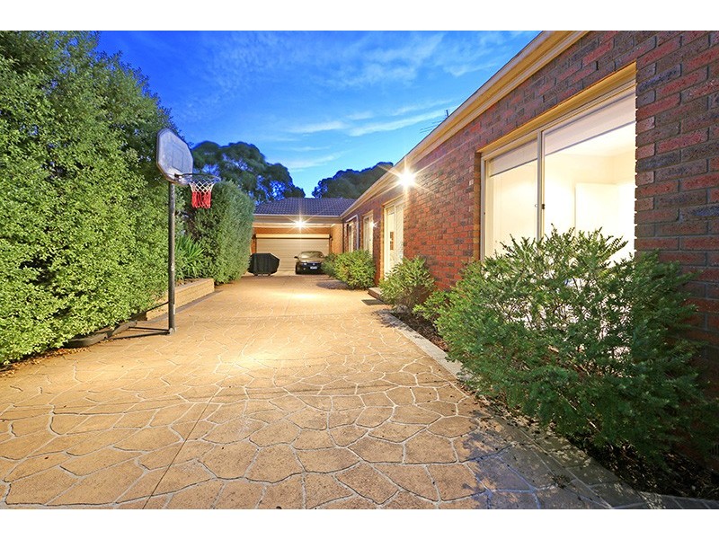 3 Yvette Drive, Rowville VIC 3178