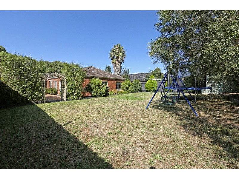 3 Yvette Drive, Rowville VIC 3178