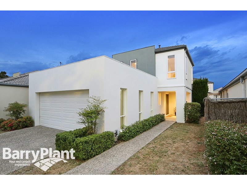 76 Sovereign Manors Crescent, Rowville VIC 3178