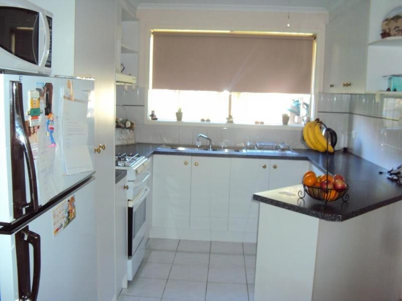 10 Adrian Place, Rowville VIC 3178