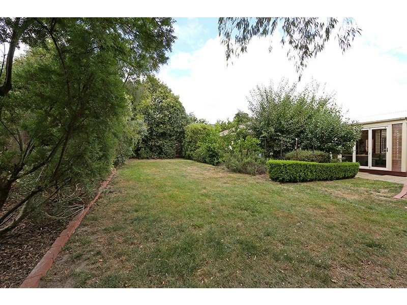 30 Helmsley Avenue, Lysterfield VIC 3156