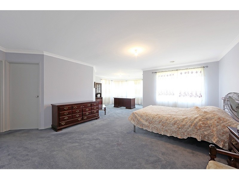 2 Greenhaven Court, Rowville VIC 3178