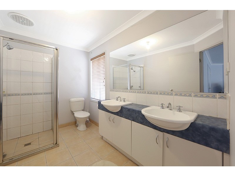 2 Greenhaven Court, Rowville VIC 3178