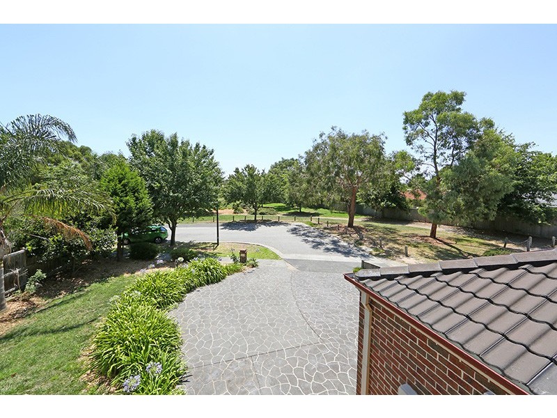 2 Greenhaven Court, Rowville VIC 3178