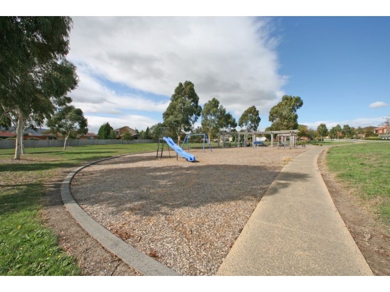 2 Greenhaven Court, Rowville VIC 3178