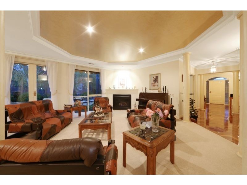 16 Kellbourne Drive, Rowville VIC 3178