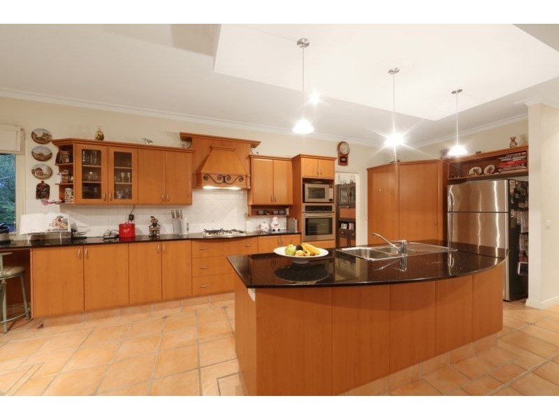 16 Kellbourne Drive, Rowville VIC 3178