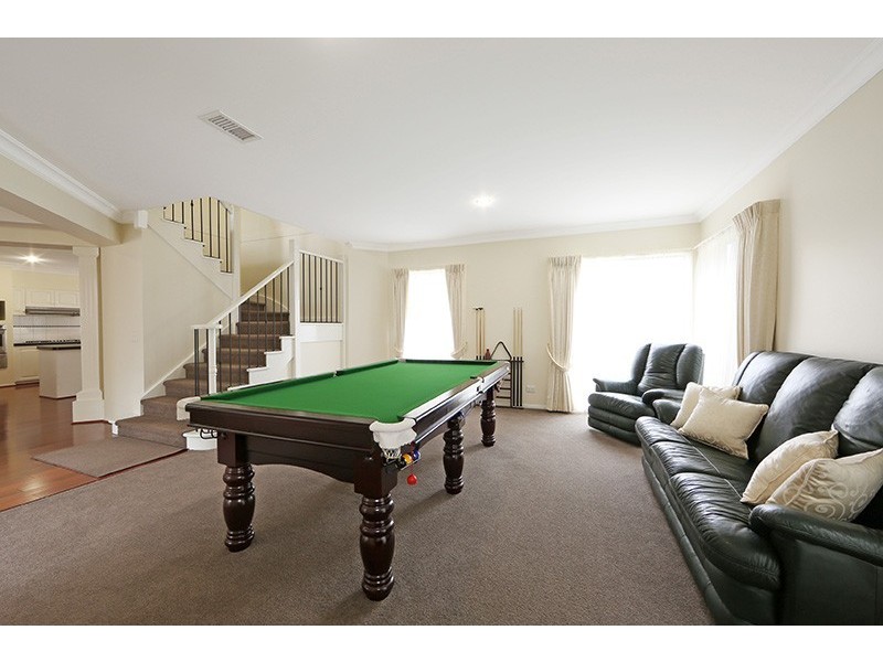 37 Sovereign Crest Boulevard, Rowville VIC 3178