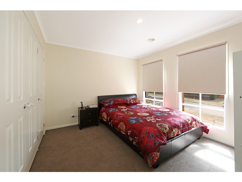 37 Sovereign Crest Boulevard, Rowville VIC 3178