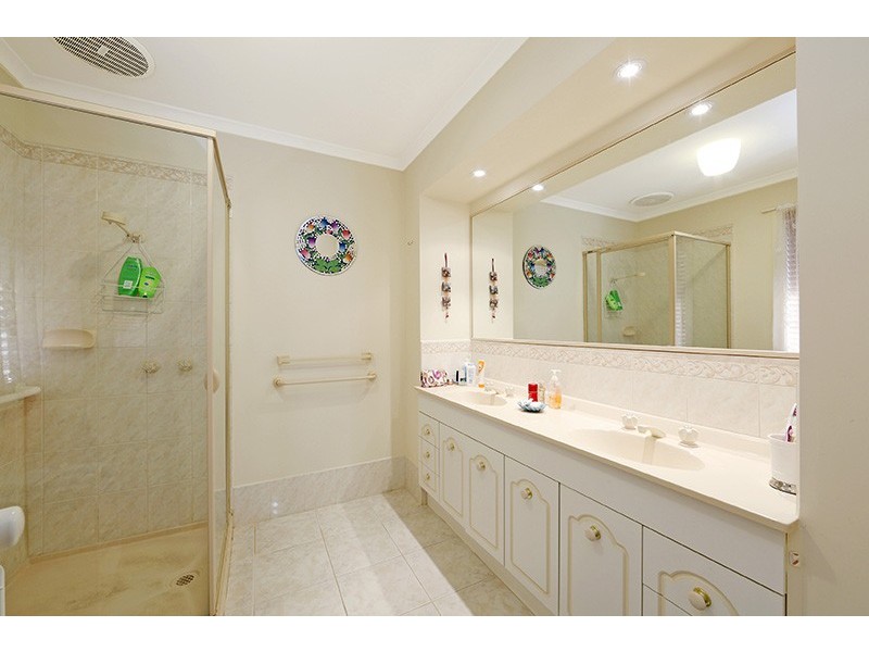 4 Rosebank Court, Rowville VIC 3178