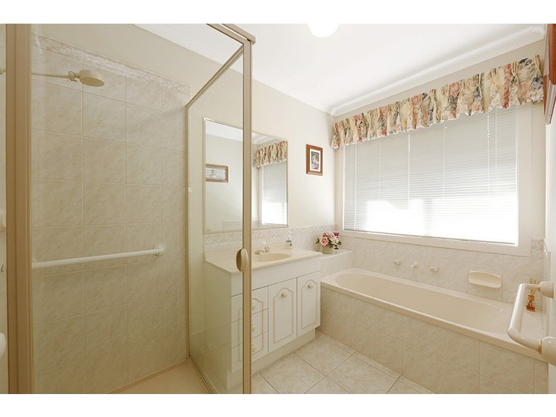 4 Rosebank Court, Rowville VIC 3178