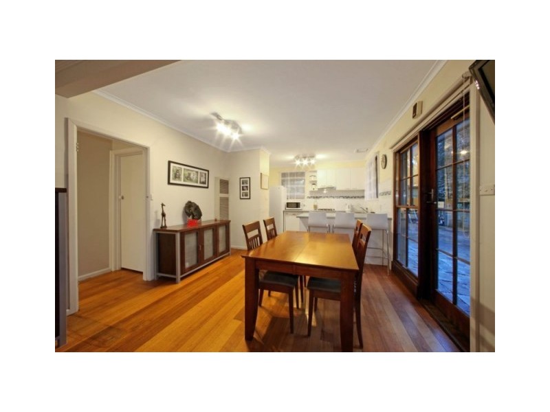 17 Aisbett Avenue, Wantirna South VIC 3152