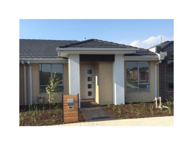 15 Avebury Place, Officer VIC 3809