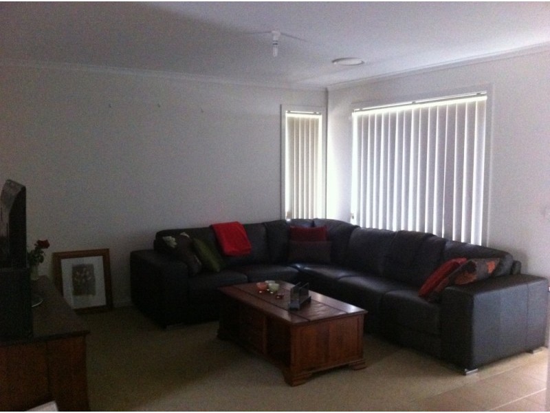 2/260 Dandelion Drive, Rowville VIC 3178