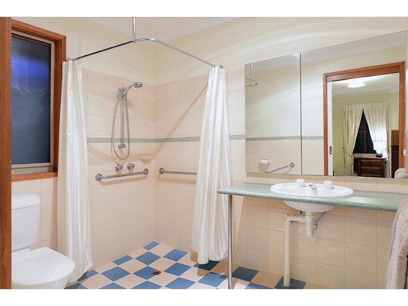 11 Willow Avenue, Rowville VIC 3178