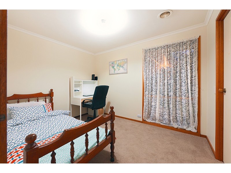 11 Willow Avenue, Rowville VIC 3178