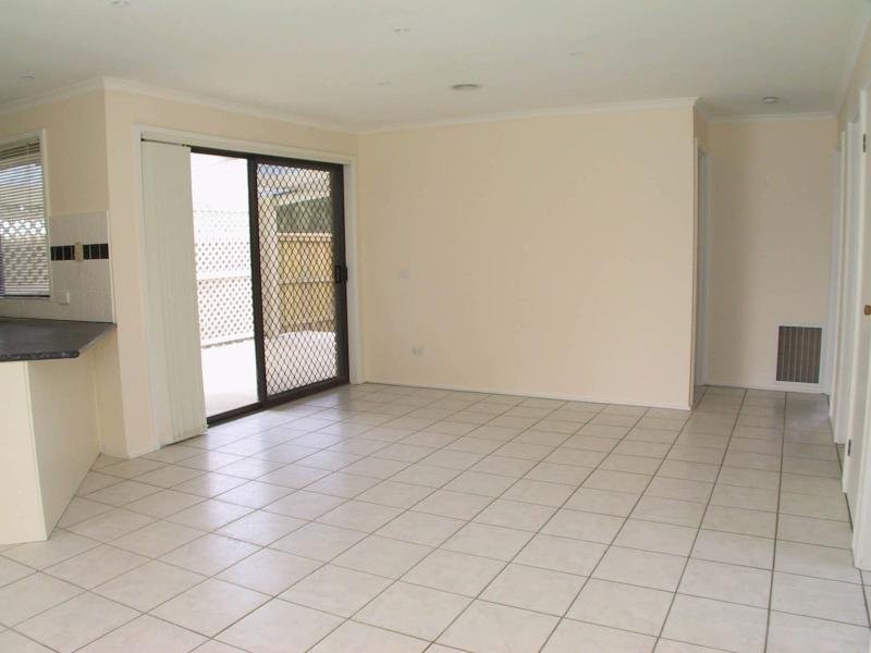 1/4 Lambourne Avenue, Rowville VIC 3178