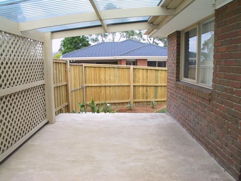 1/4 Lambourne Avenue, Rowville VIC 3178