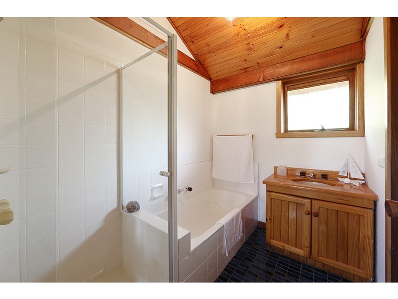 32 Crestdale Road, Wantirna VIC 3152