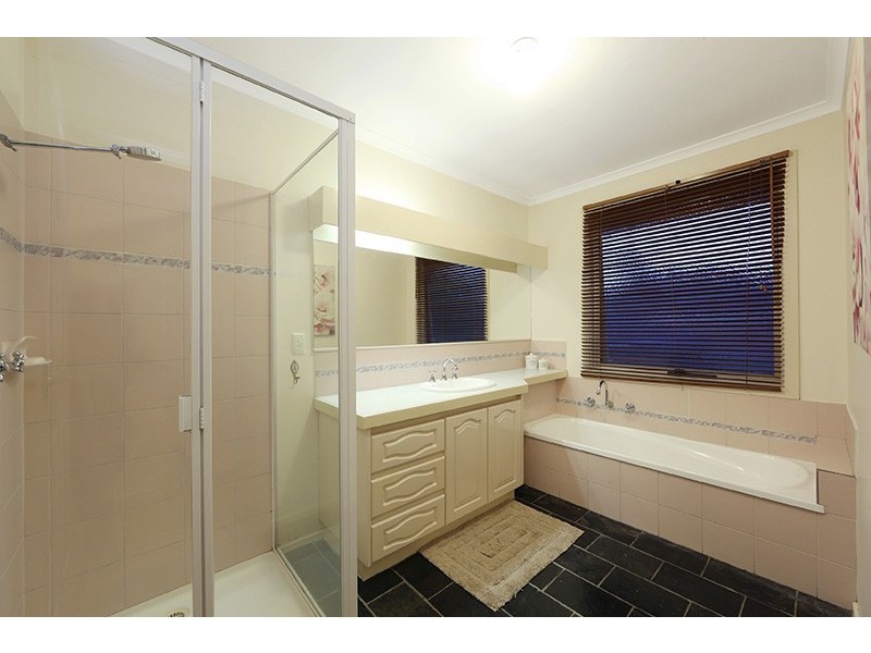 18 Salerno Way, Rowville VIC 3178