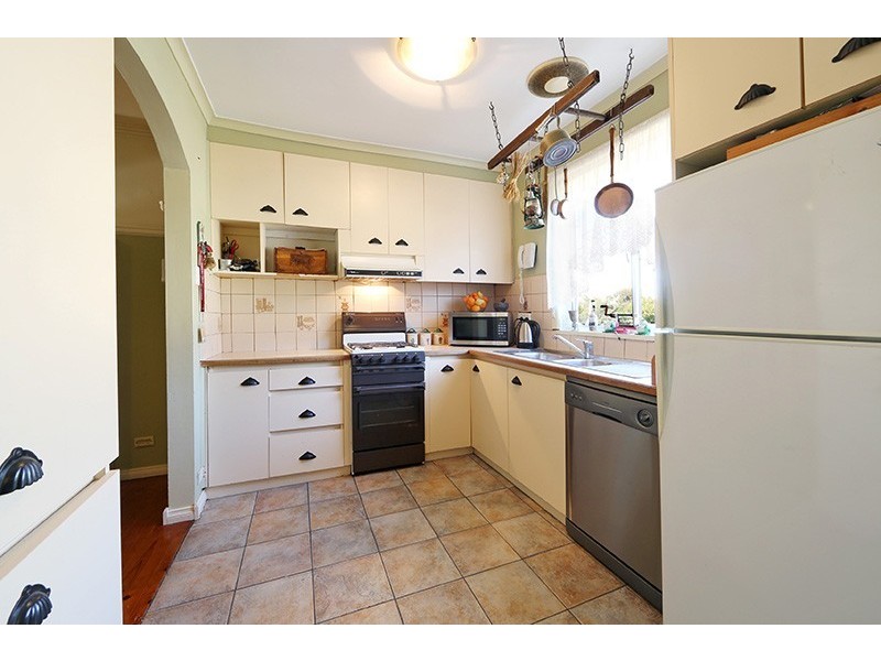 48 Silverton Drive, Ferntree Gully VIC 3156