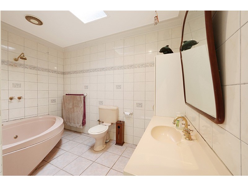 48 Silverton Drive, Ferntree Gully VIC 3156