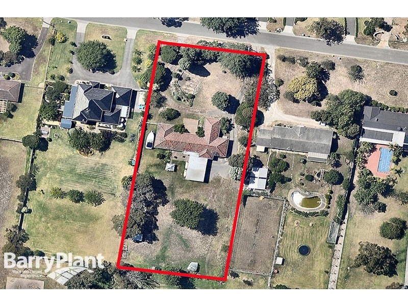 8 McKay Road, Rowville VIC 3178