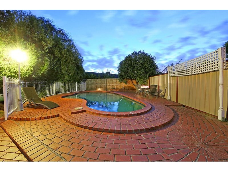 28 Taupo Crescent, Rowville VIC 3178