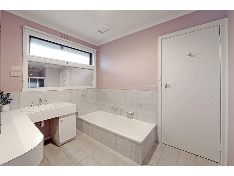 40 Bellbird Drive, Wantirna VIC 3152