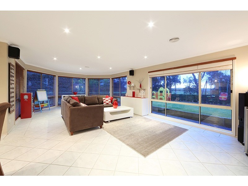 64 Waradgery Drive, Rowville VIC 3178
